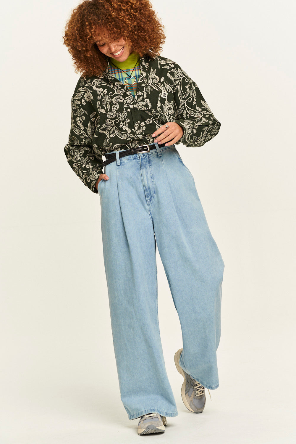 Cole - Baggy Wide Leg Denim Jeans in Light Wash Blue