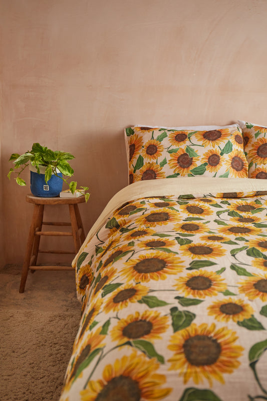 Yolanda - Soft Cotton Bed Sheets in Cream Sunflower Print