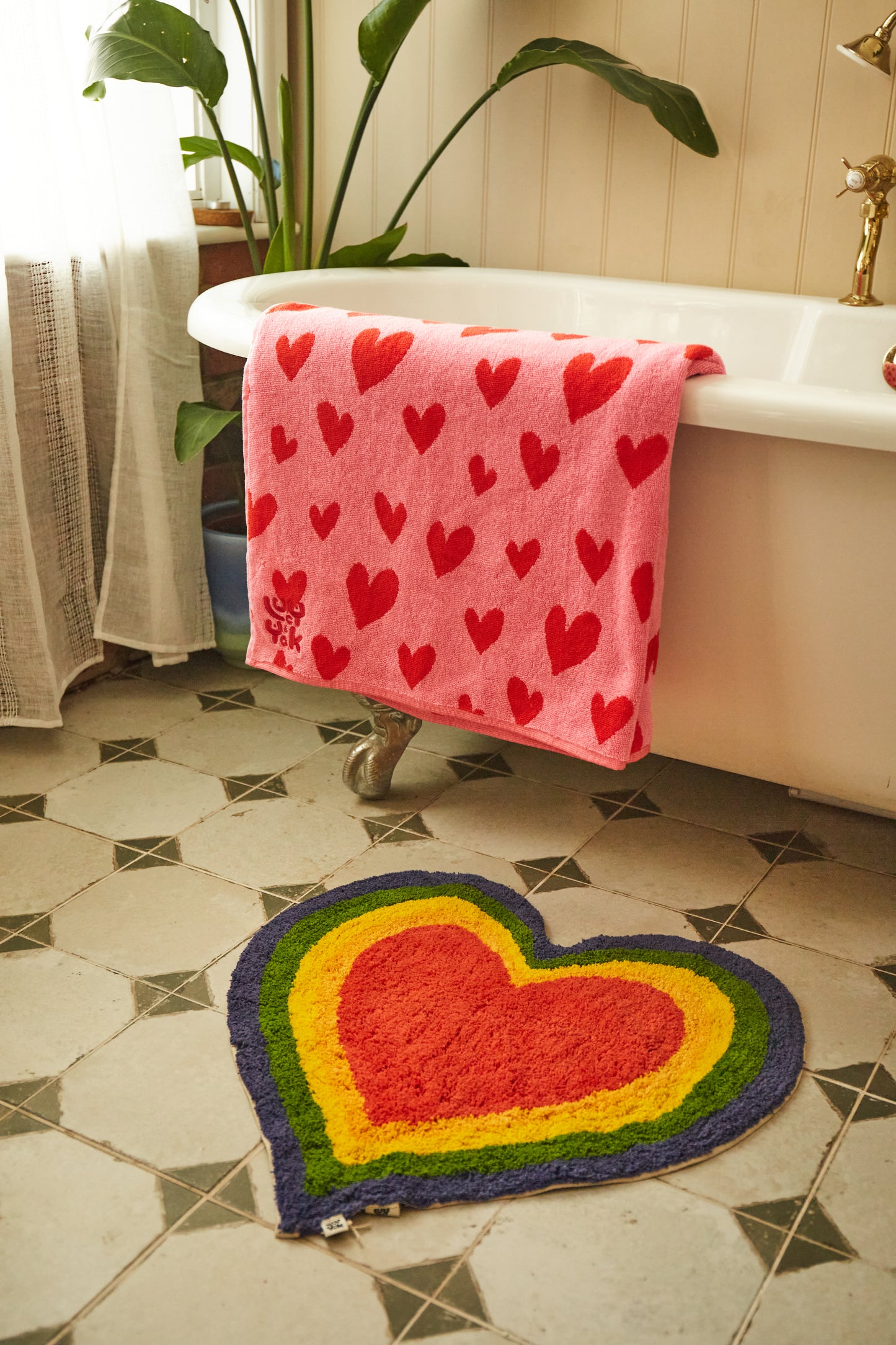 Tomas - Rainbow Heart Bath Mat