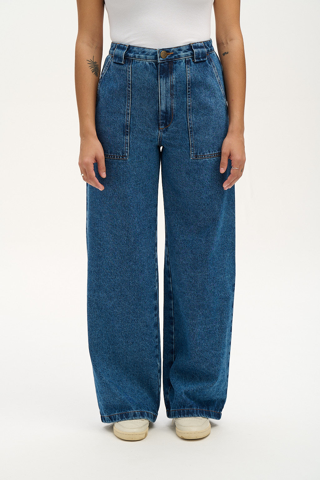 Delores - Wide Leg Denim Jeans in Mid Wash Blue