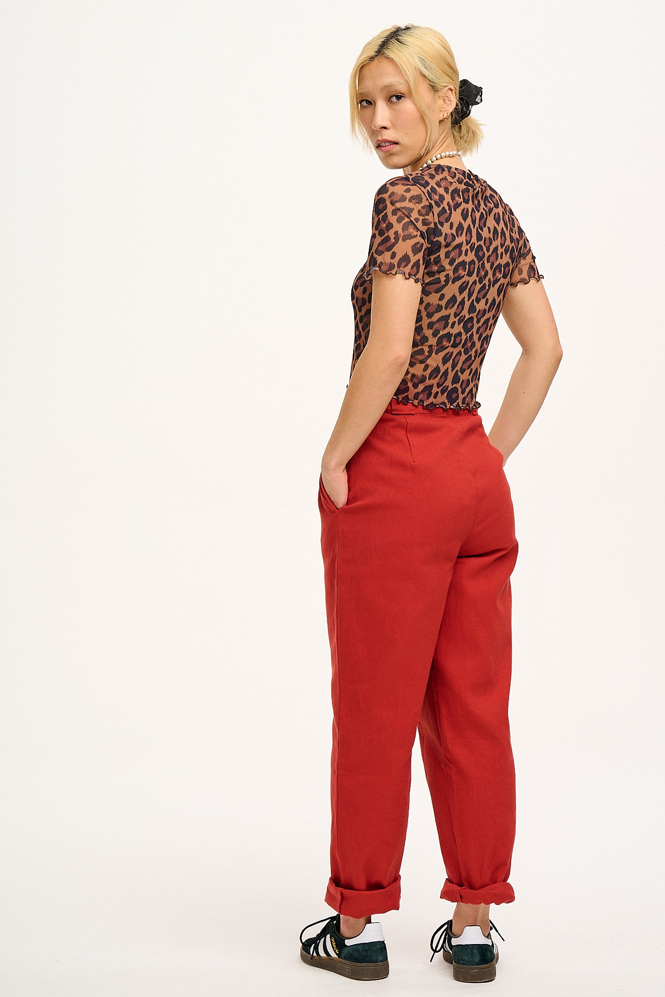 Addison - Tapered Twill Trousers in Bossanova Red