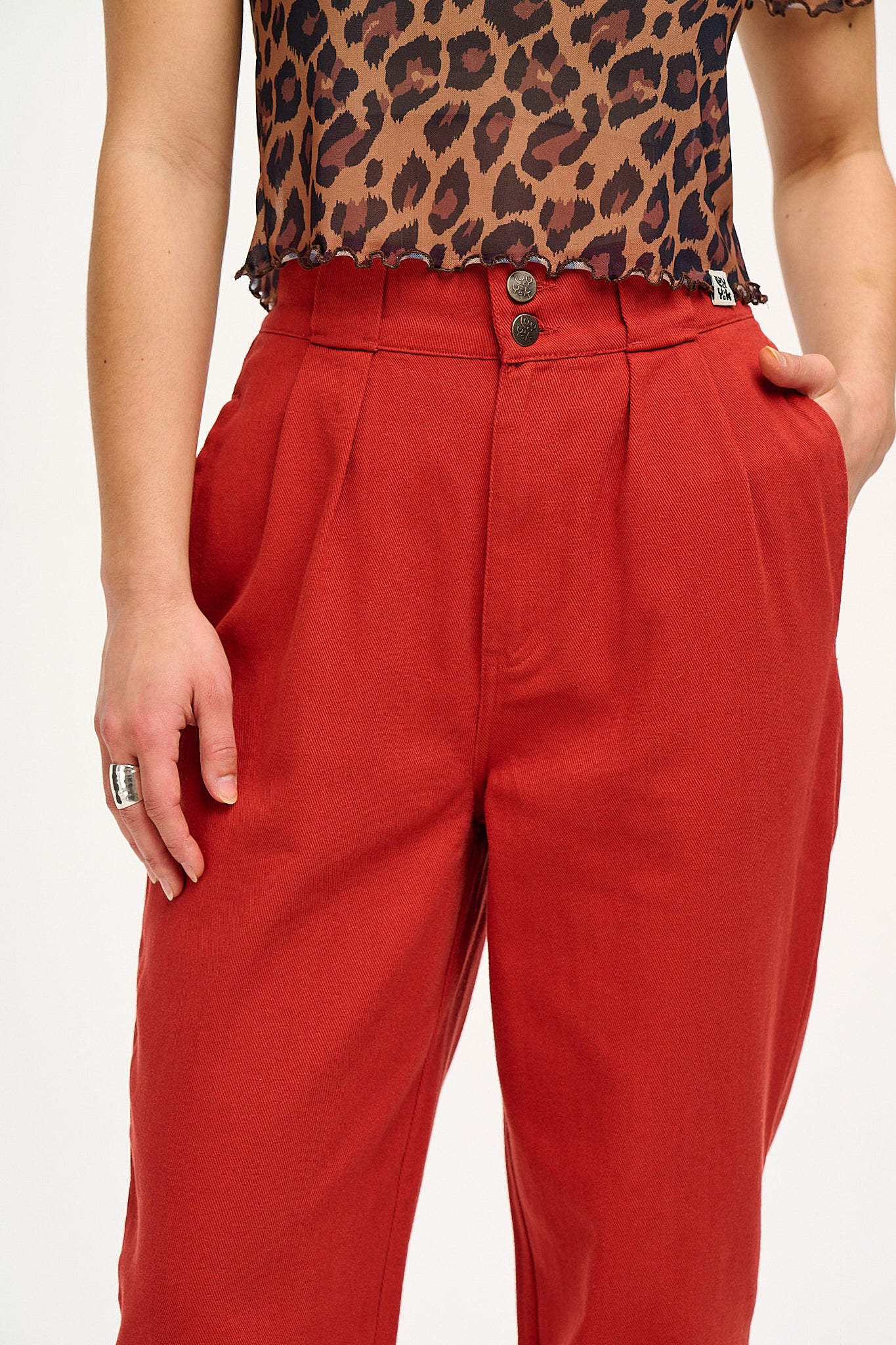 Addison - Tapered Twill Trousers in Bossanova Red