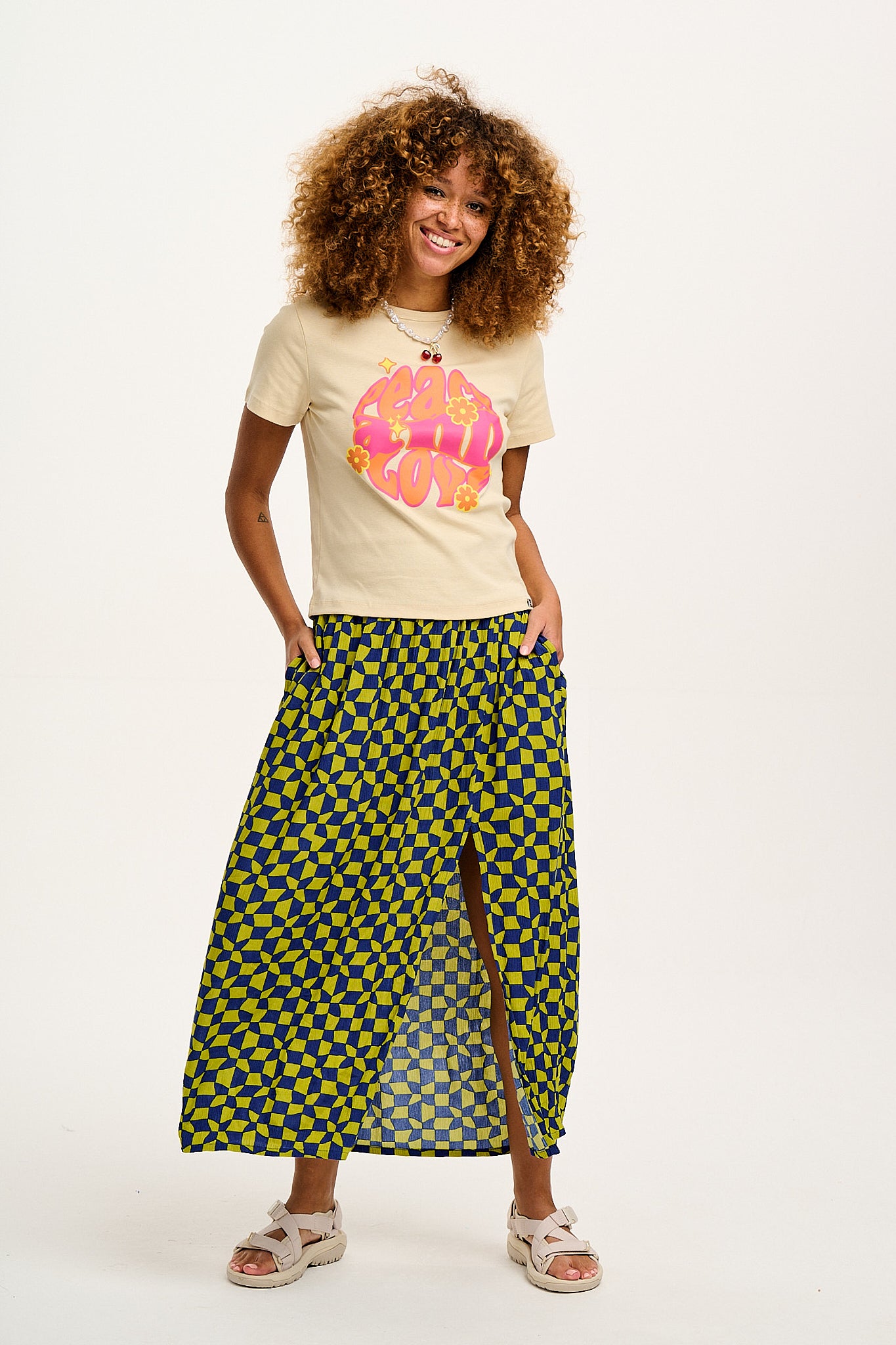 Maya - Cotton Tee in Peace and Love Print