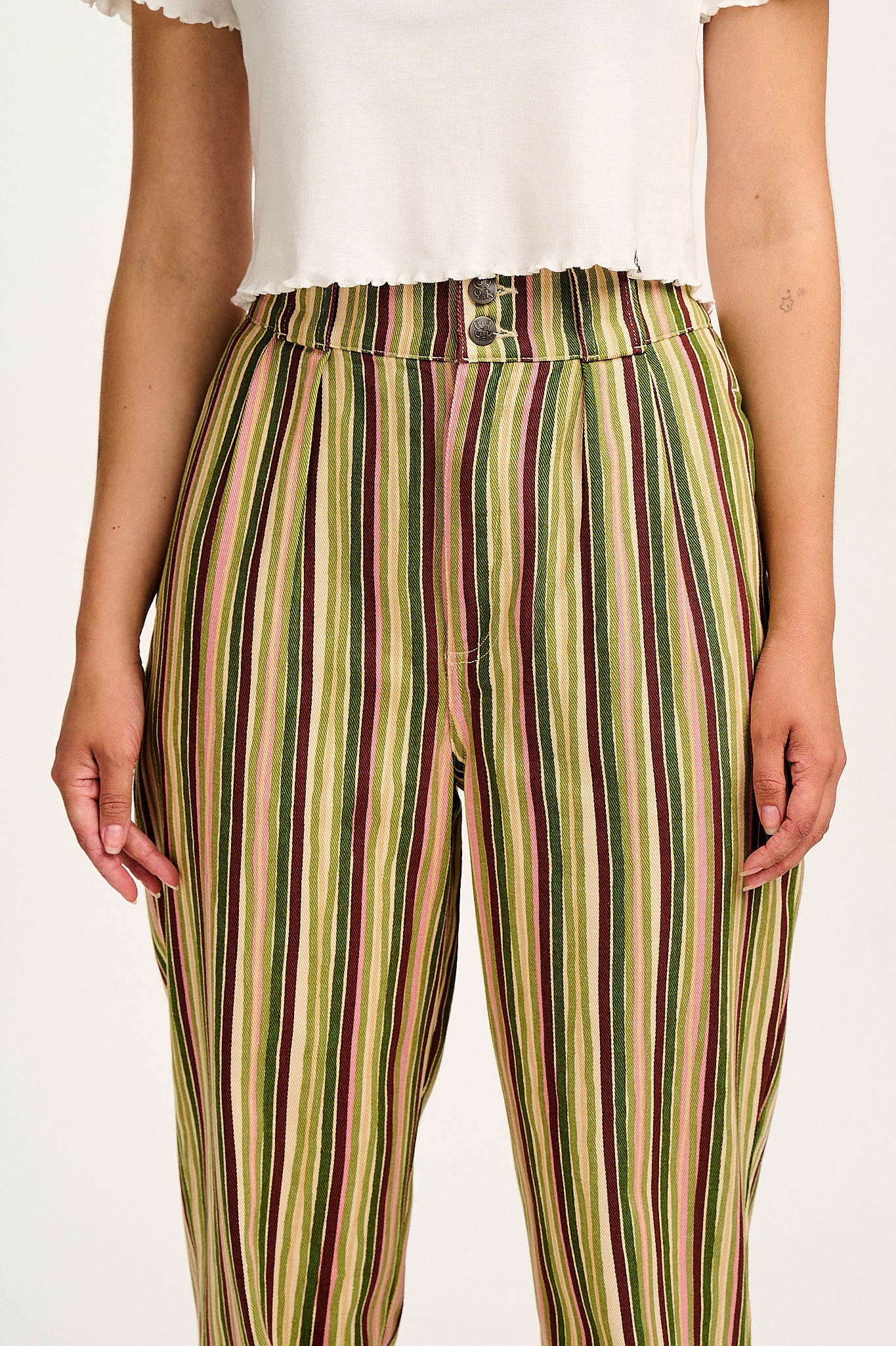 Addison - Tapered Twill Trousers in Elm Stripe