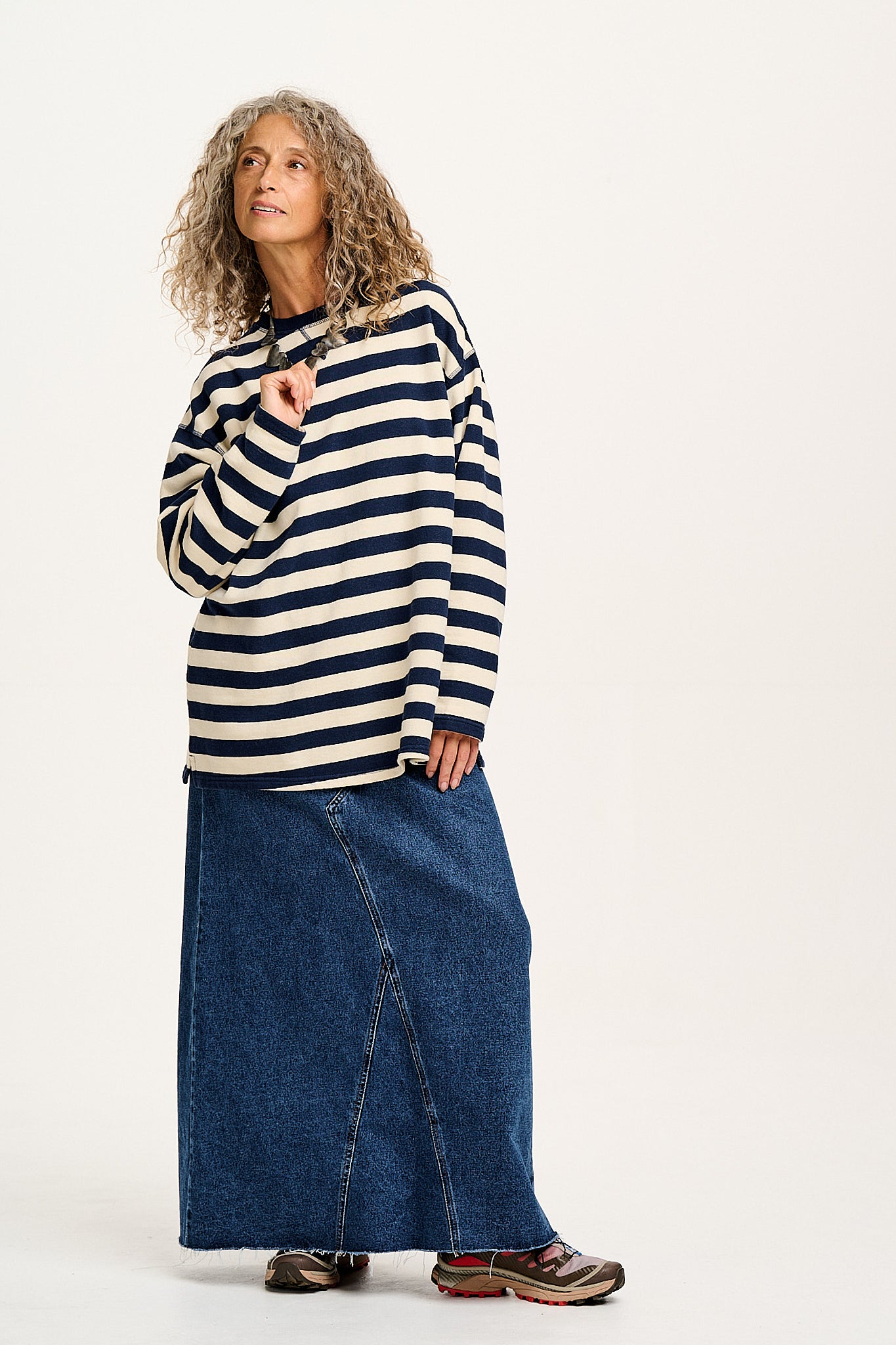 Kai - Midweight Cosy Loop Back Cotton Sweatshirt in Navy & Ecru