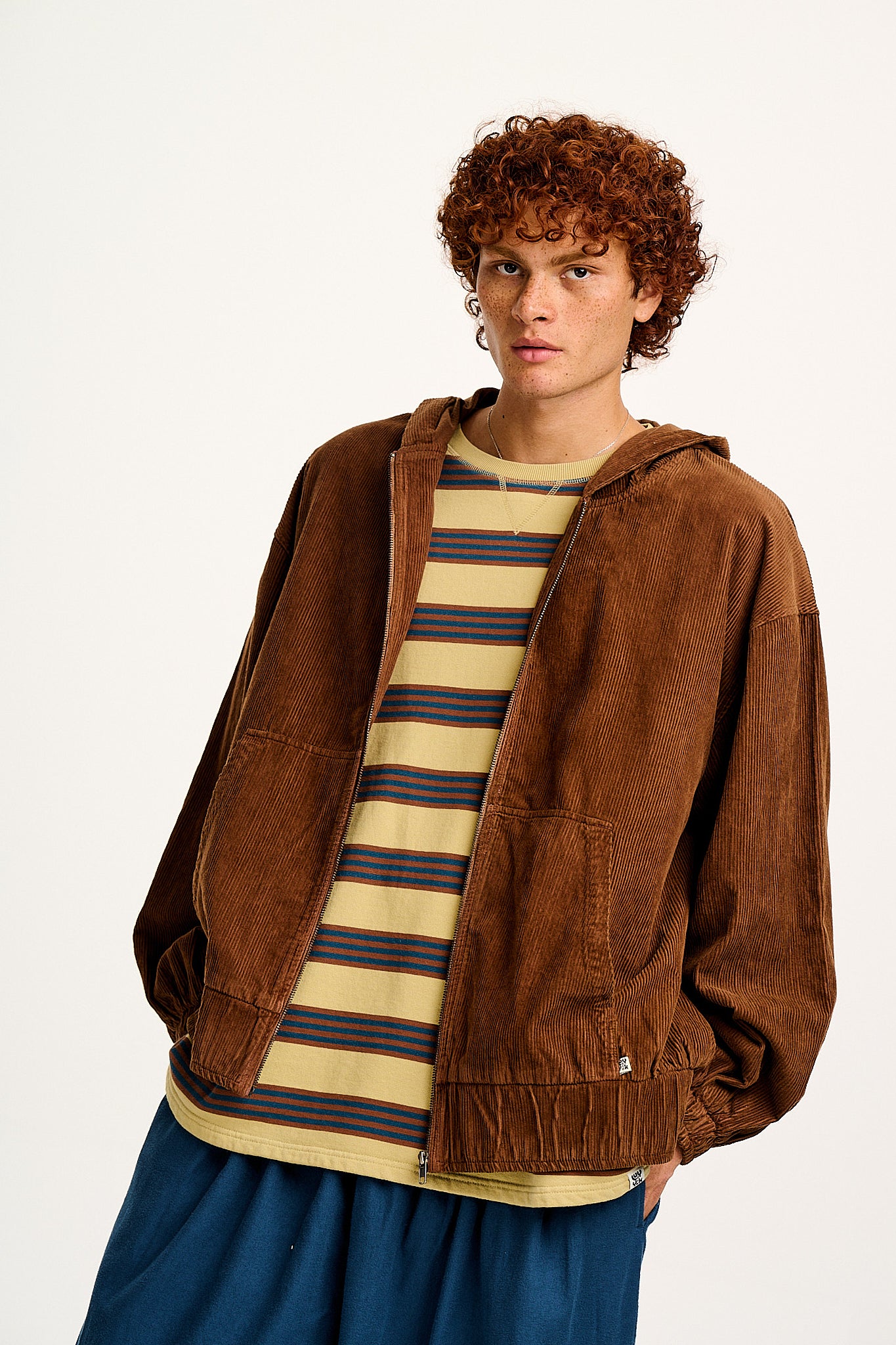 Wesley - Oversized Hoodie Corduroy Jacket in Chestnut Brown