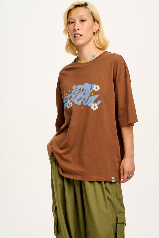 Benny - Oversized Cotton Tee in Stay Soulful Print