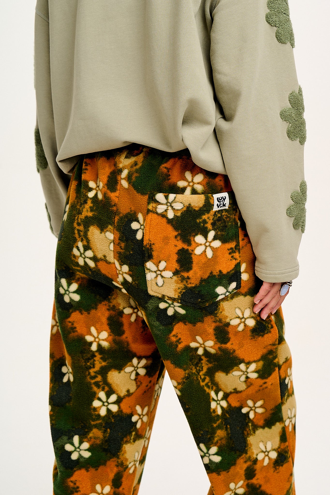 Jamie - Polar Fleece Joggers in Green Daisy Lu Print