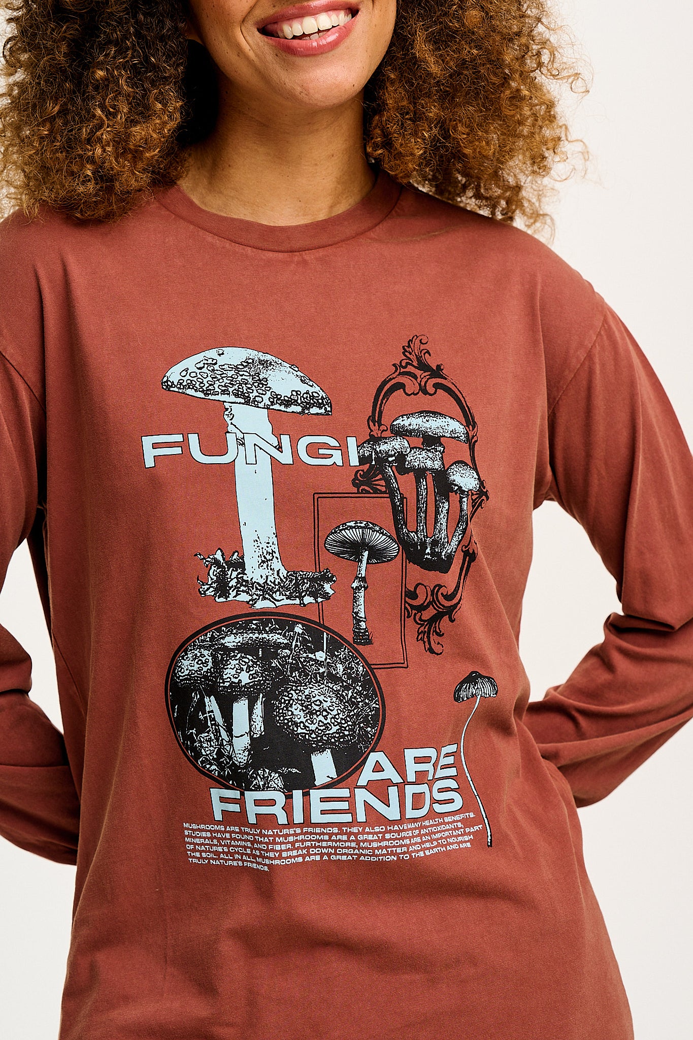 Kenny - Long Sleeve Skater Cotton Tee in Brown Fungi Print