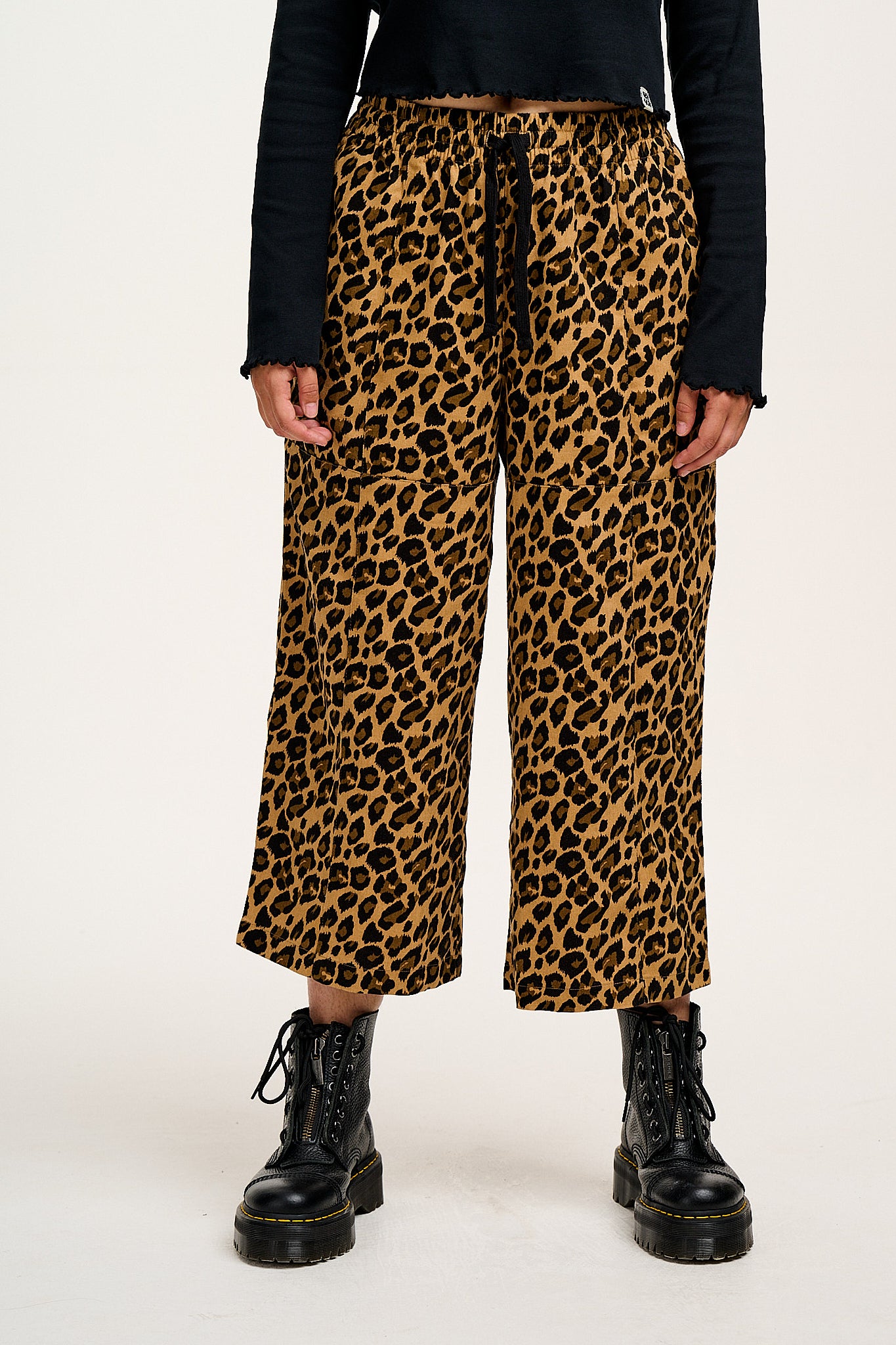 Chuck - Wide Leg Cotton Trousers in Leopard Print