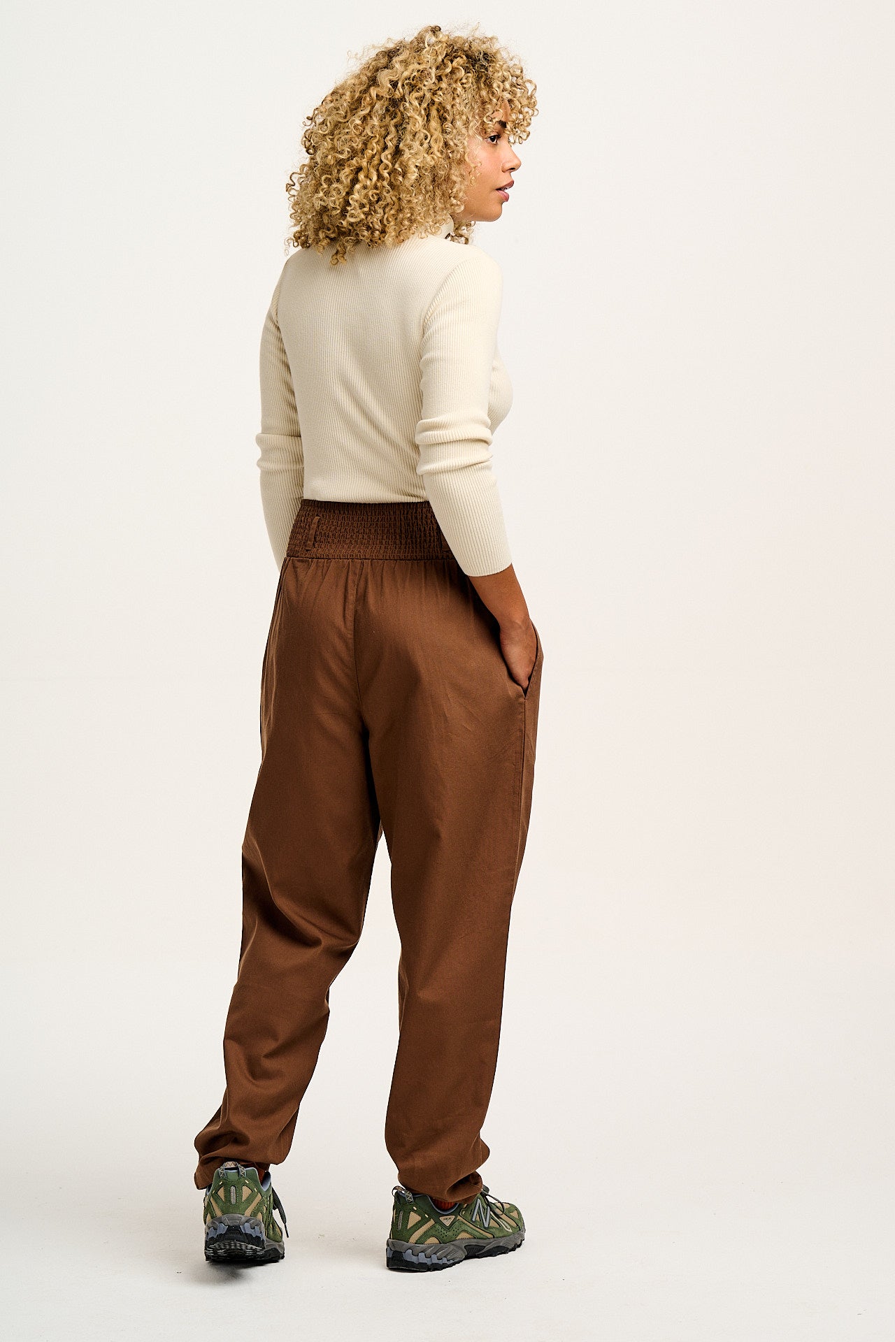 Alexa - Cotton Trousers in Cocoa Brown