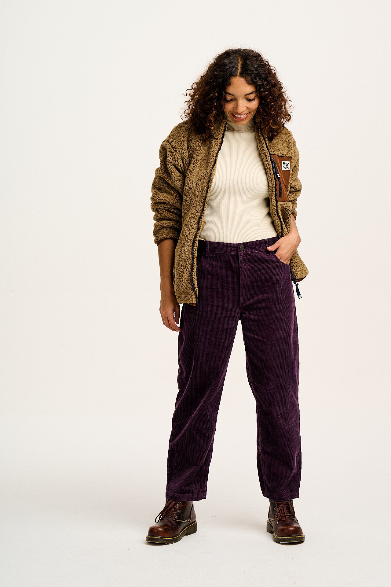 Drew - Straight Leg Corduroy Trousers in Plum Perfect