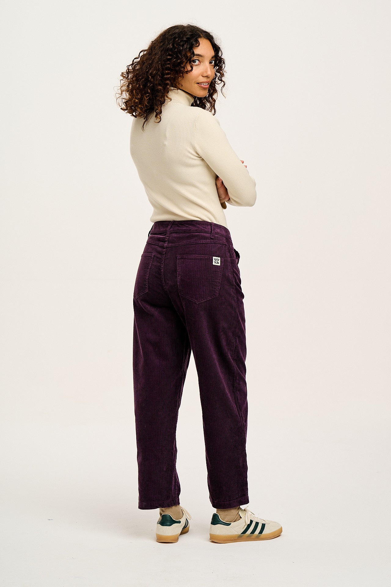 Drew - Straight Leg Corduroy Trousers in Plum Perfect