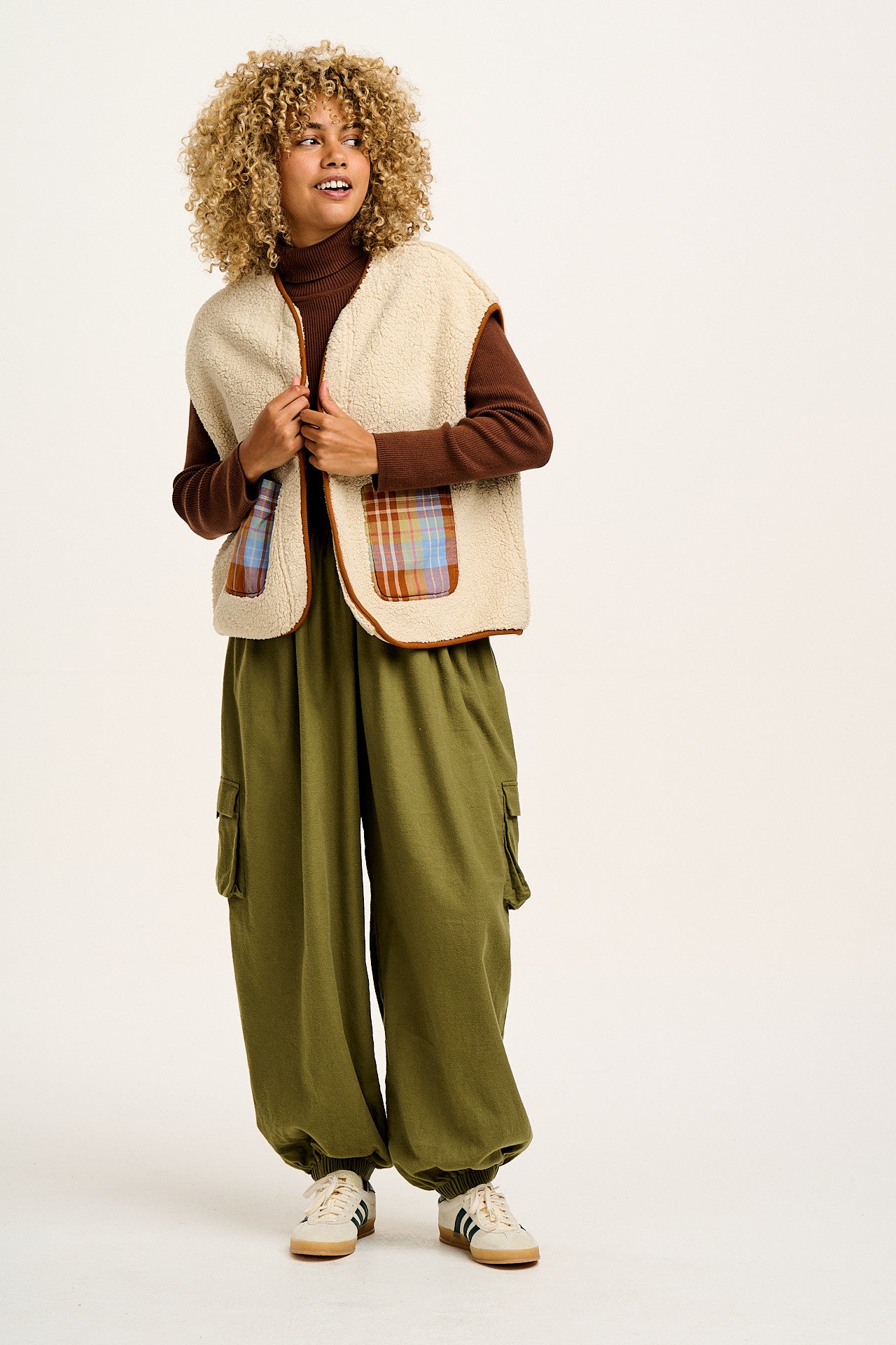 Rumi - Cargo Brushed Cotton Trousers in Khaki