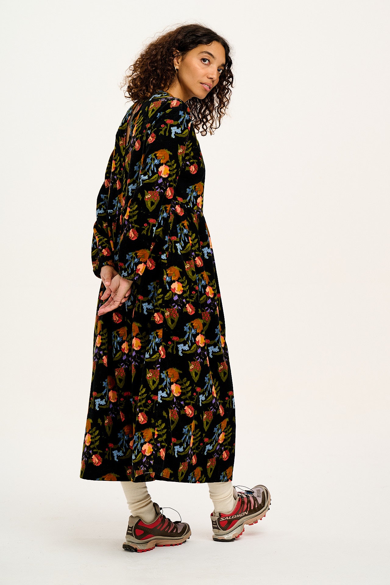 Maeve - Midi Dress in Black Wildflower Print