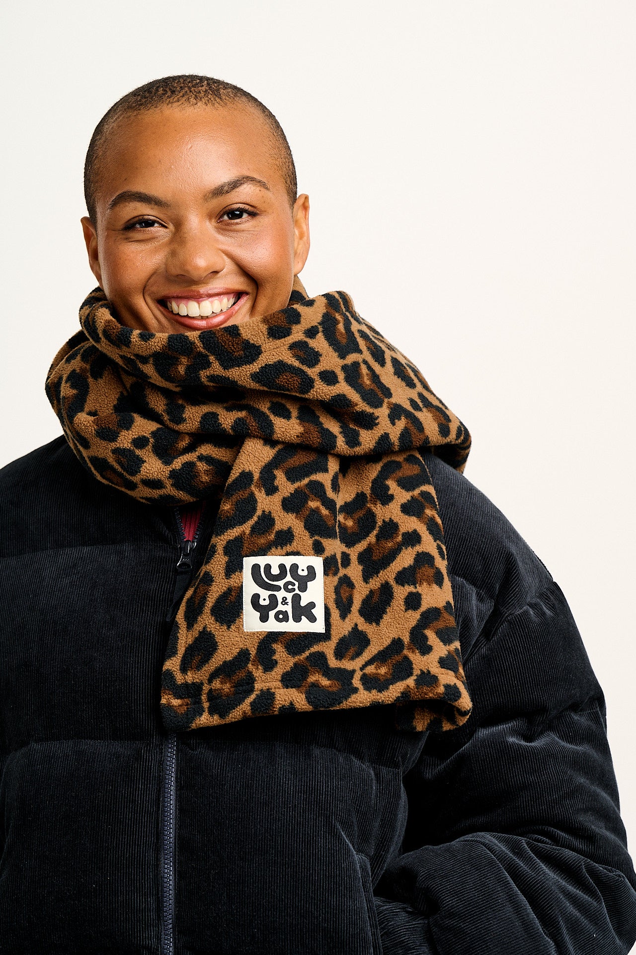 Ola - Polar Fleece Scarf in Leopard Print