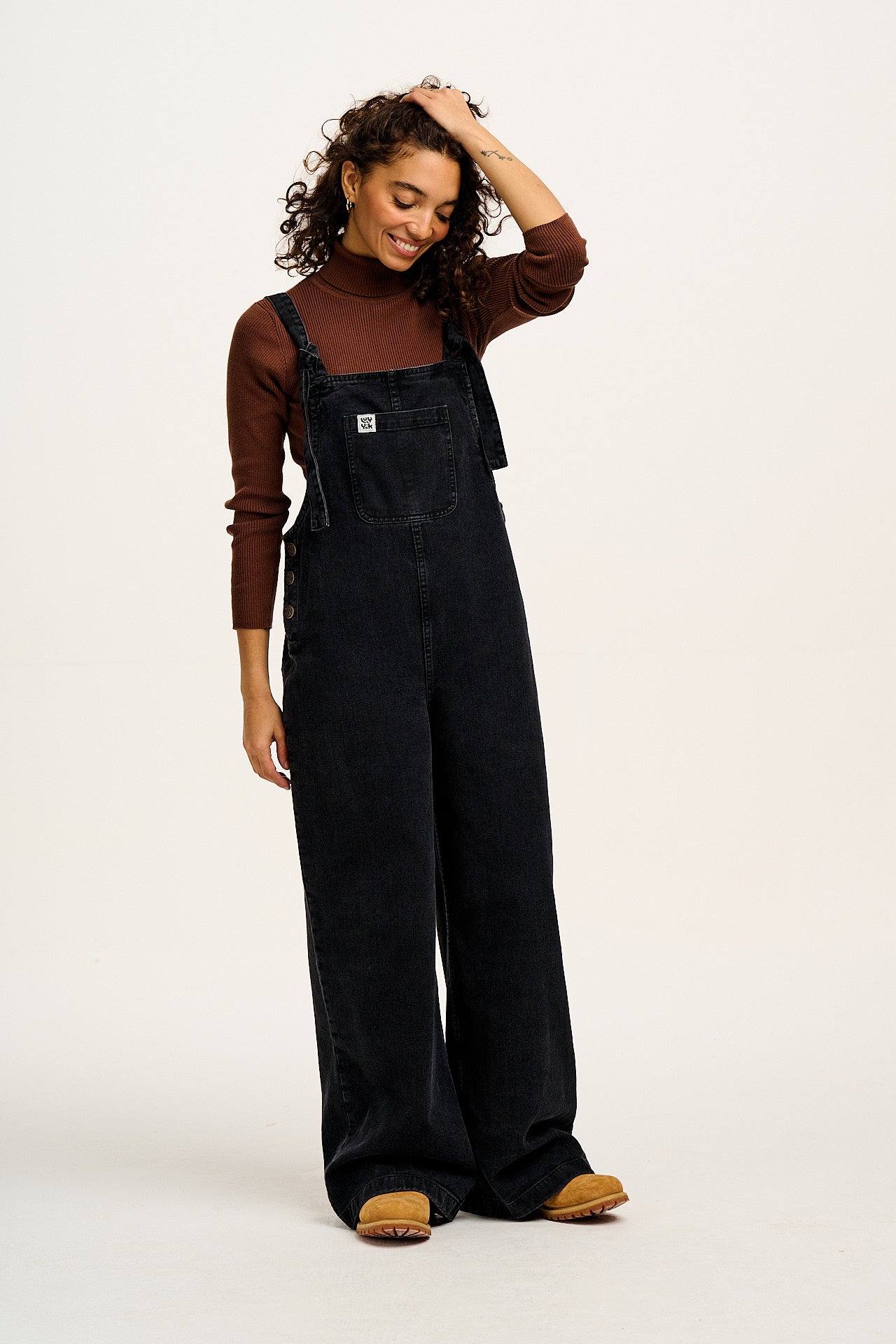 Ali - Slouchy Denim Dungarees in Washed Black