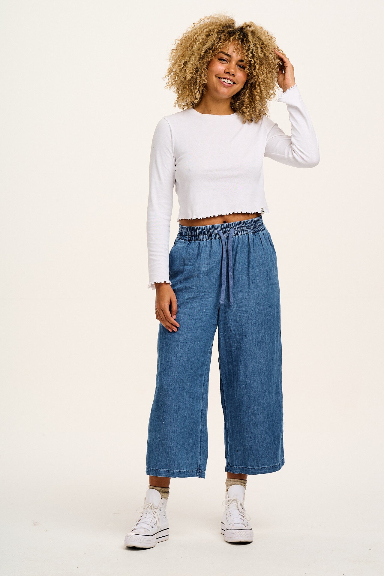 Chuck - Cotton & Hemp Trousers in Mid Wash Blue