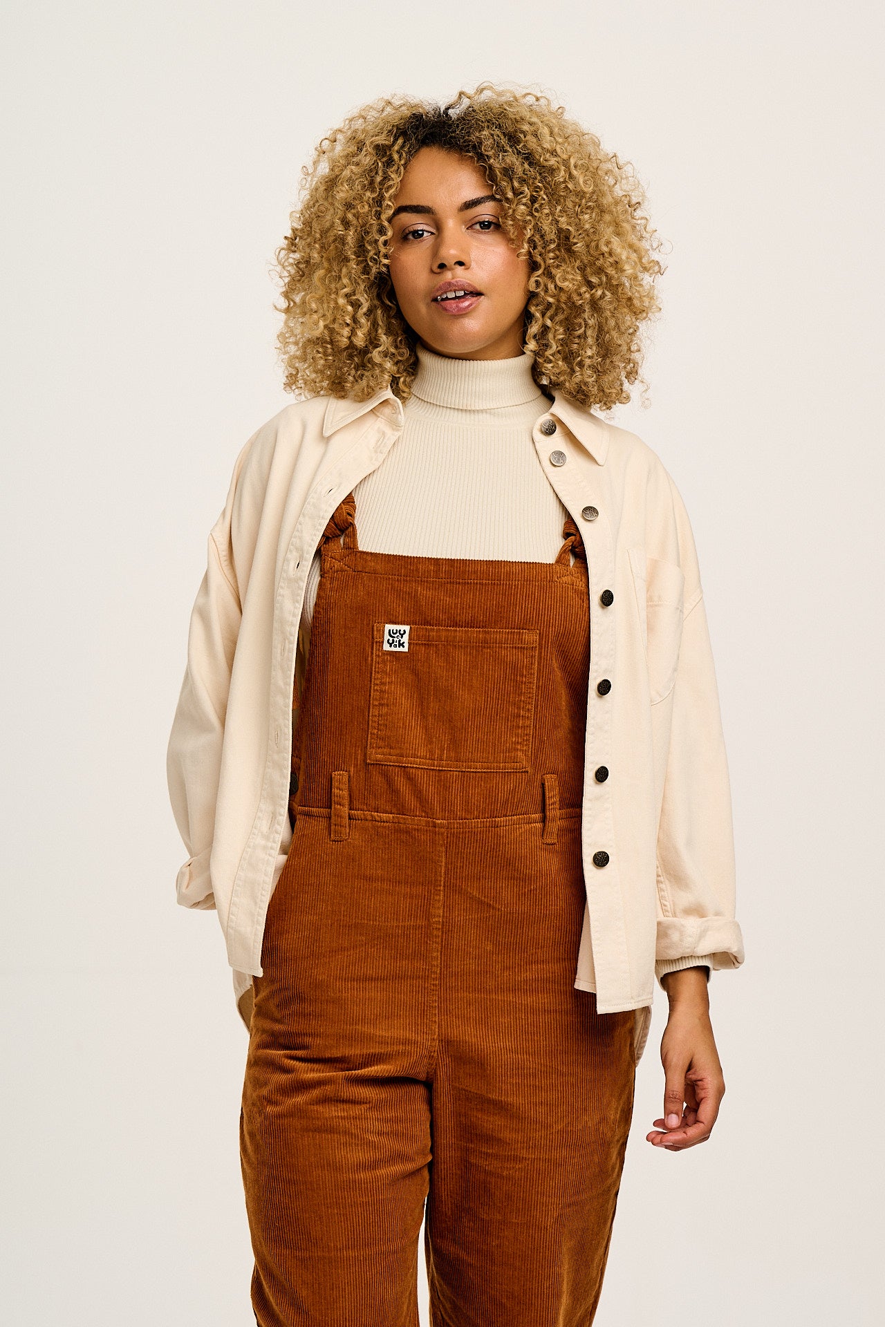 Easton - Corduroy Dungarees in Caramel Brown