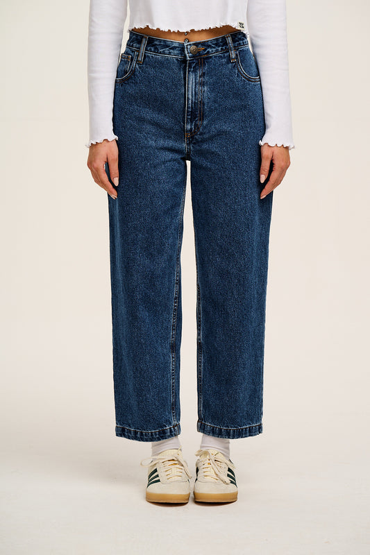 Drew - Straight Leg Denim Jeans in Mid Wash Blue