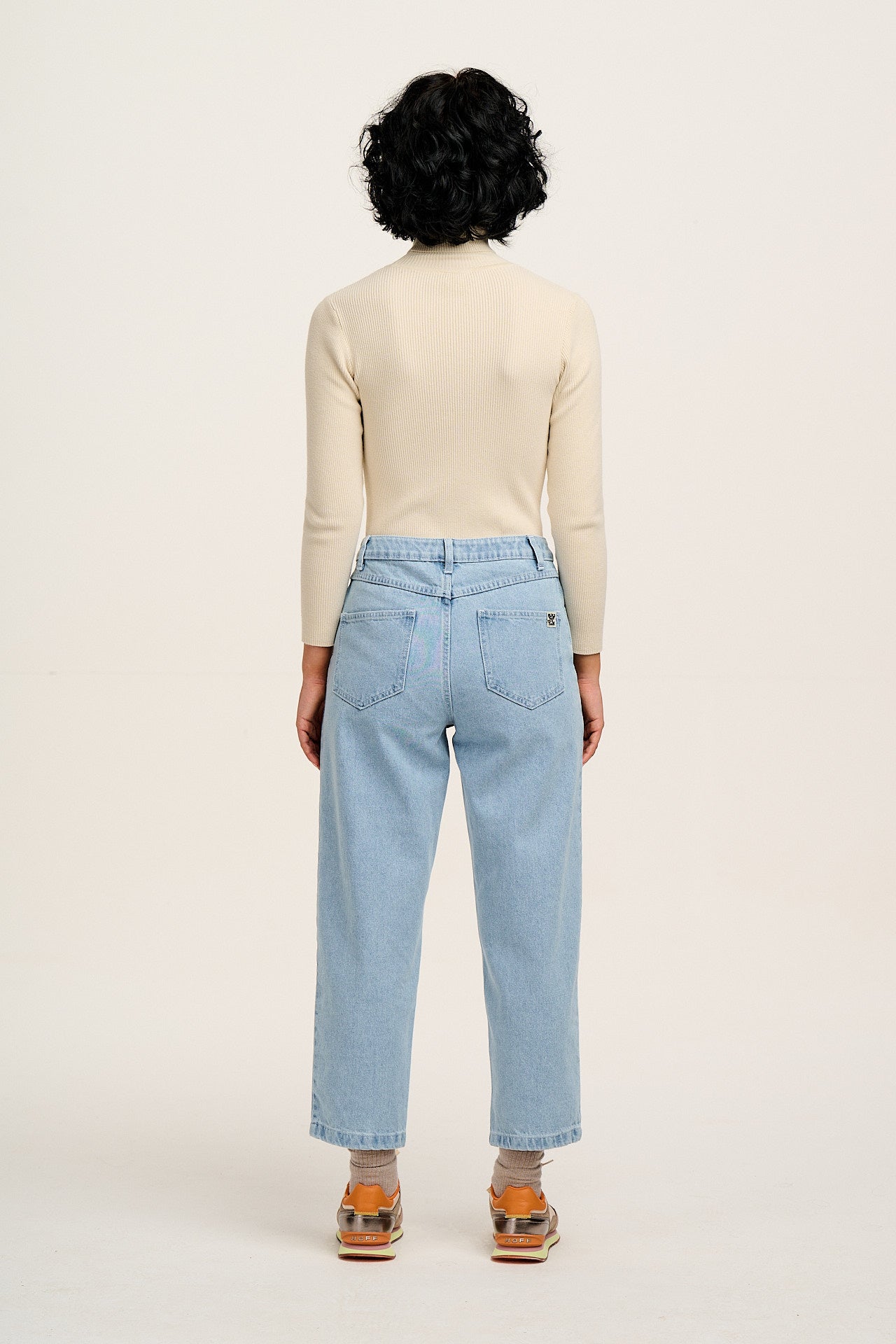 Drew - Straight Leg Denim Jeans in Light Wash Blue