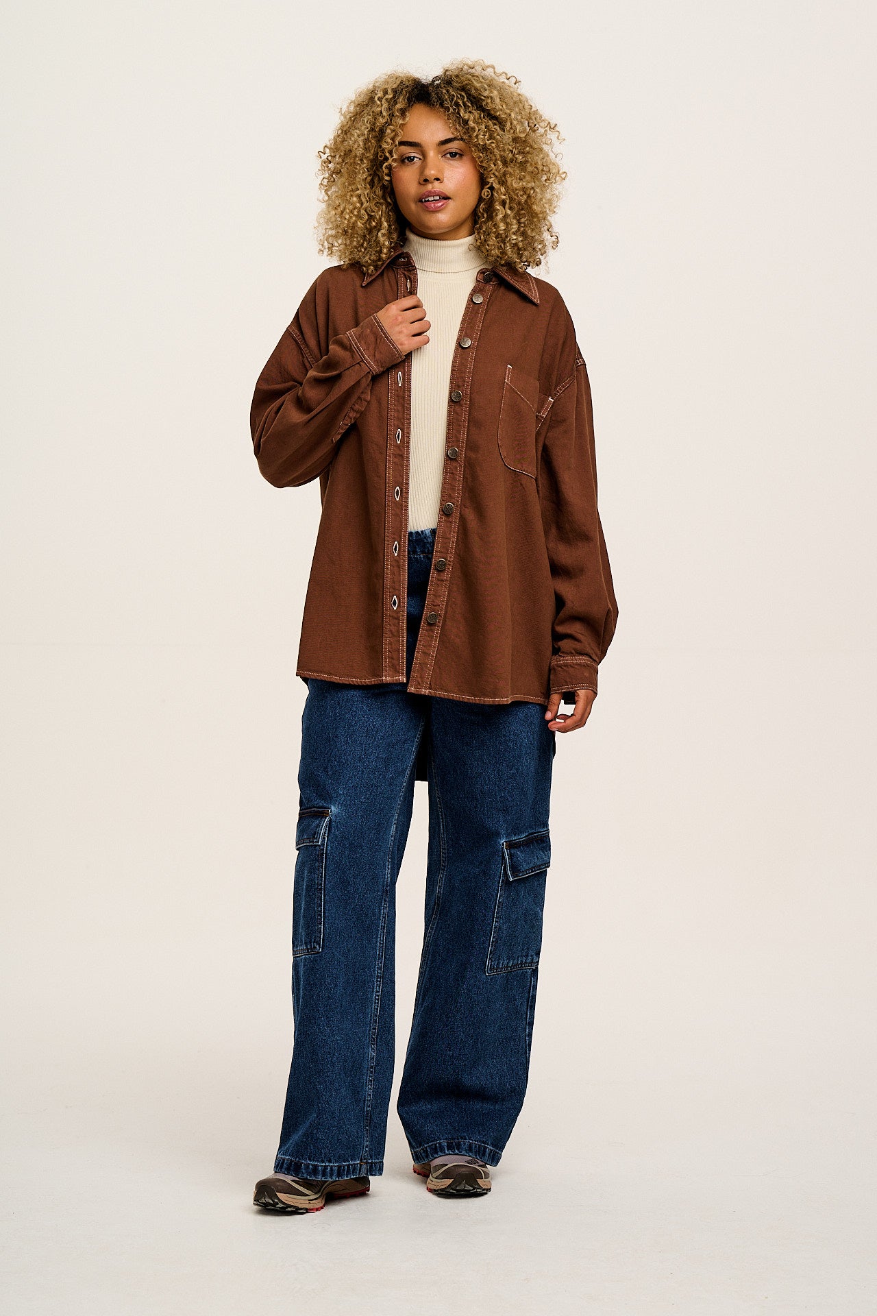 Sydney - Oversized Cotton Shirt in Chestnut Brown