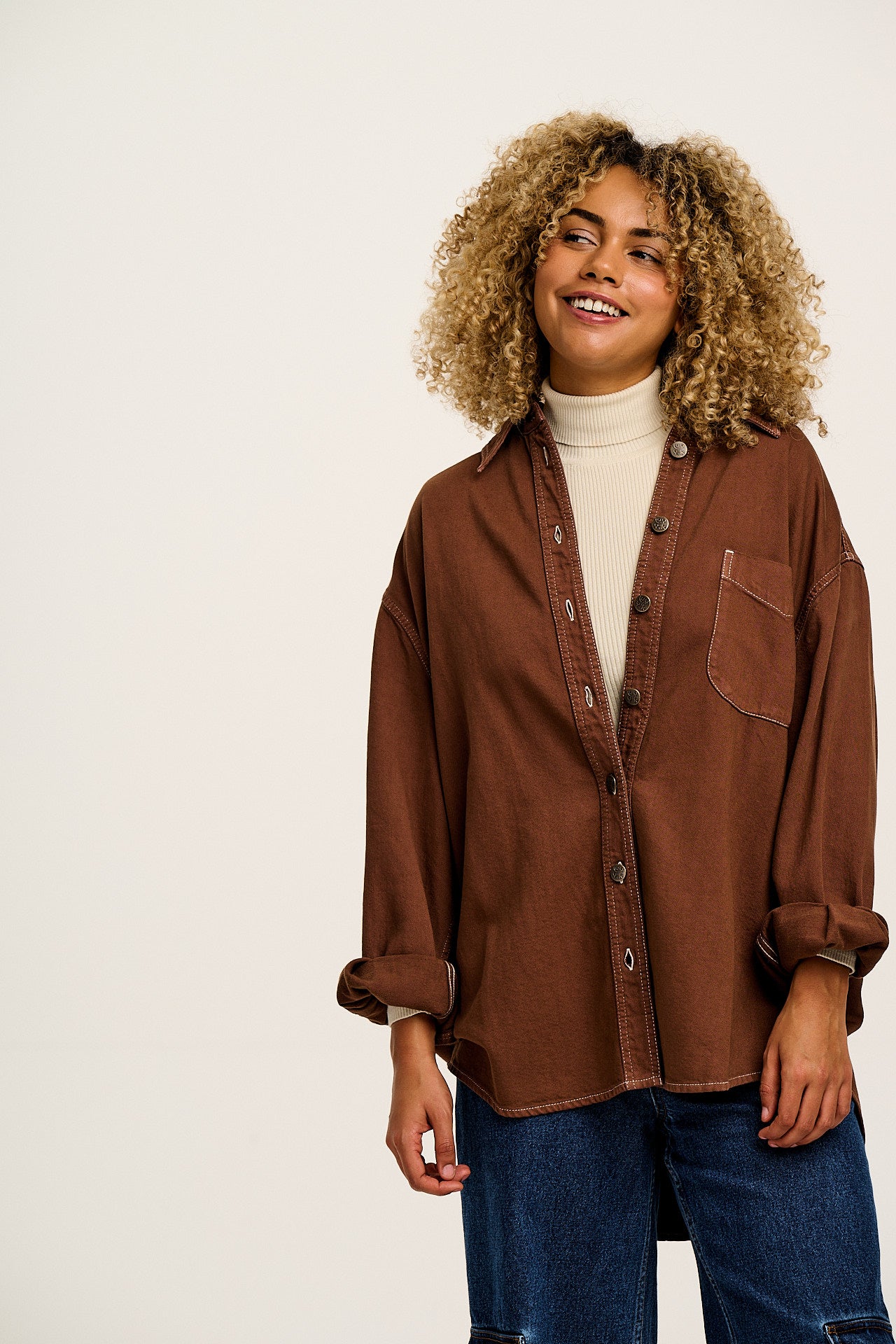 Sydney - Oversized Cotton Shirt in Chestnut Brown