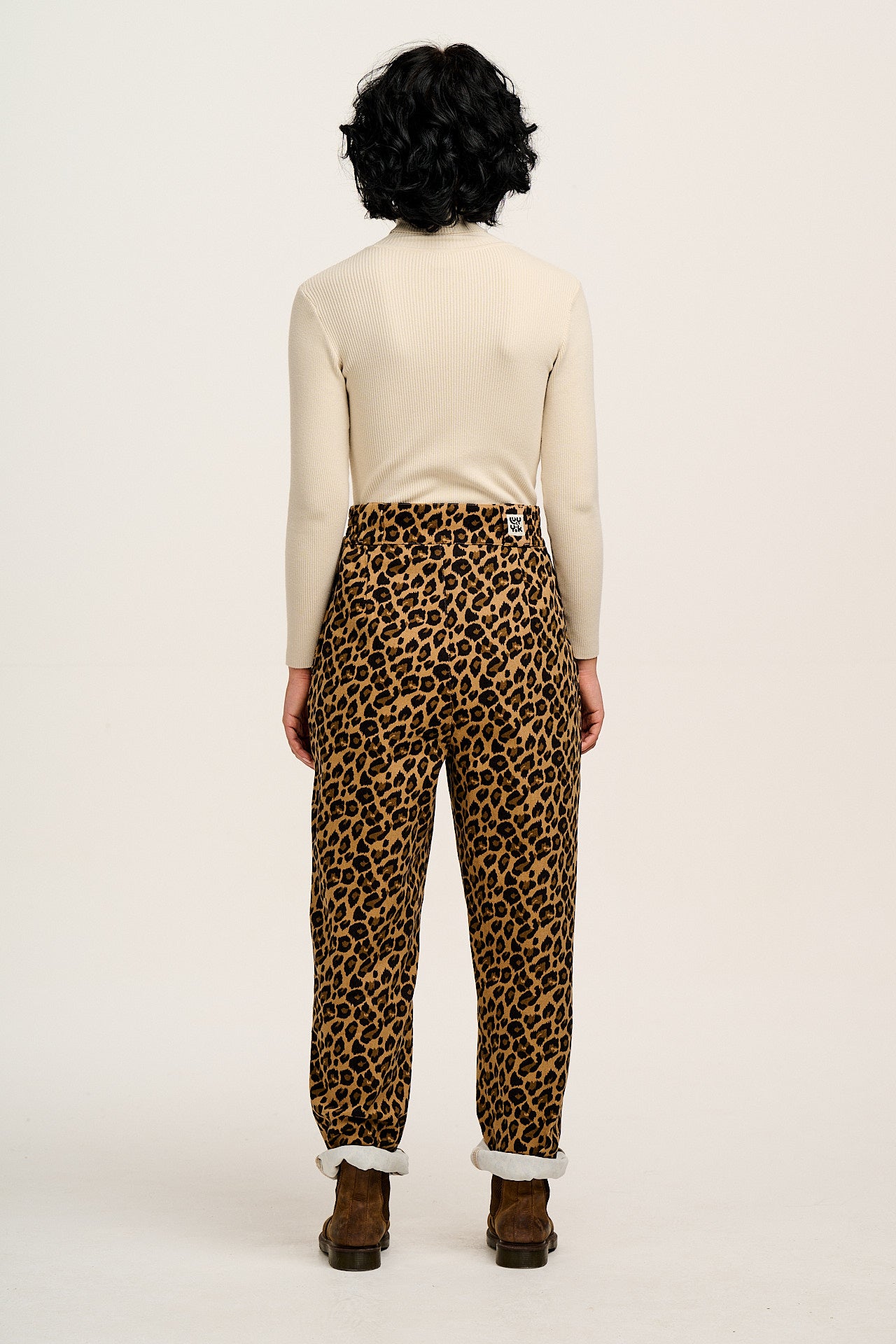 Addison - Tapered Twill Trousers in Leopard Print