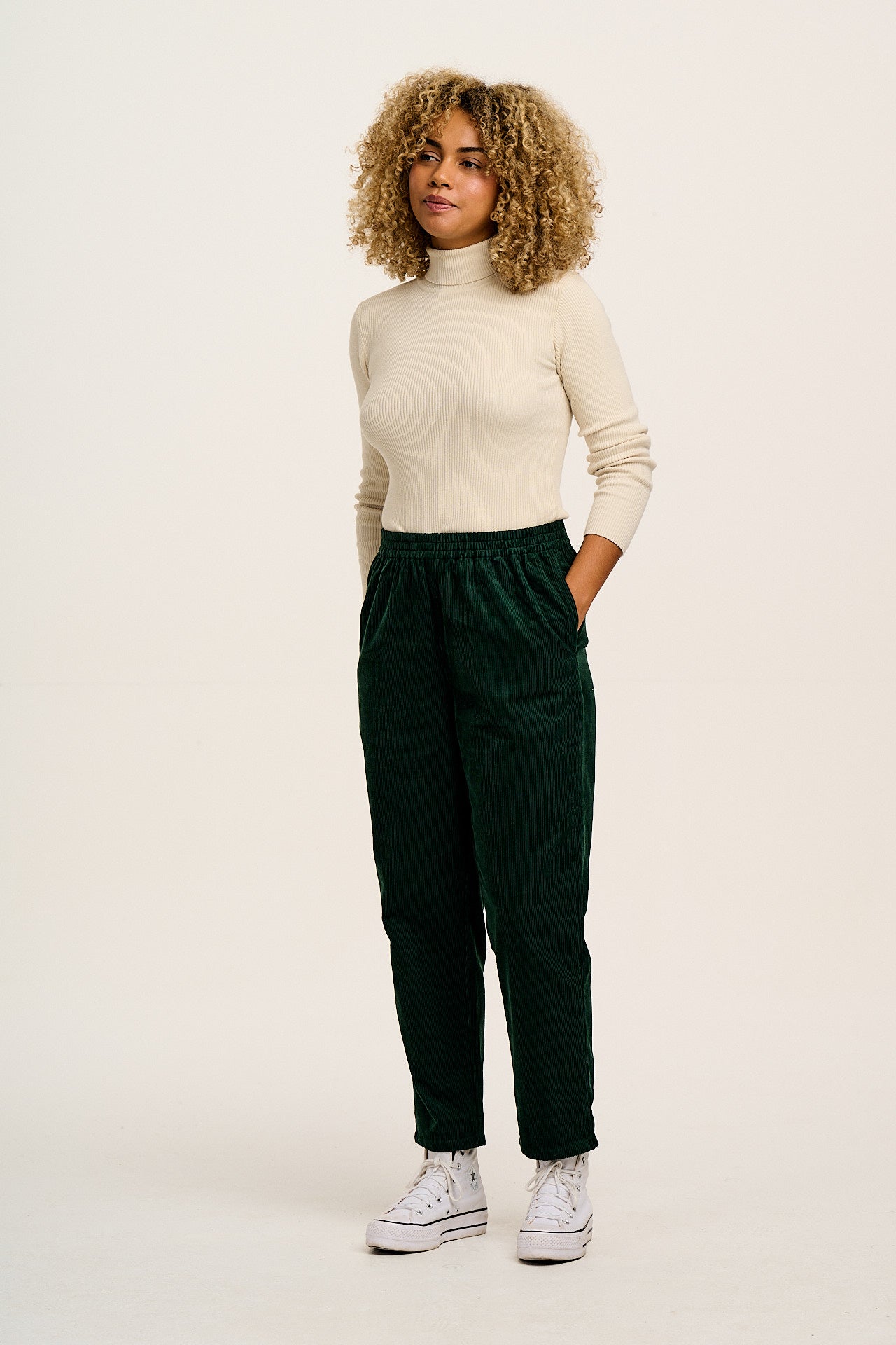 Billie - Corduroy Trousers in Posy Green