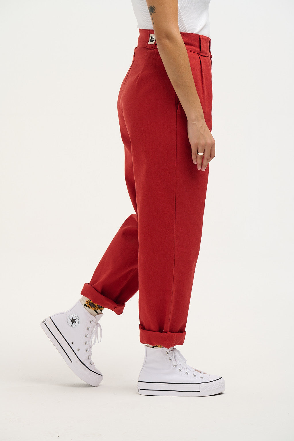 Addison - Tapered Twill Trousers in Bossanova Red